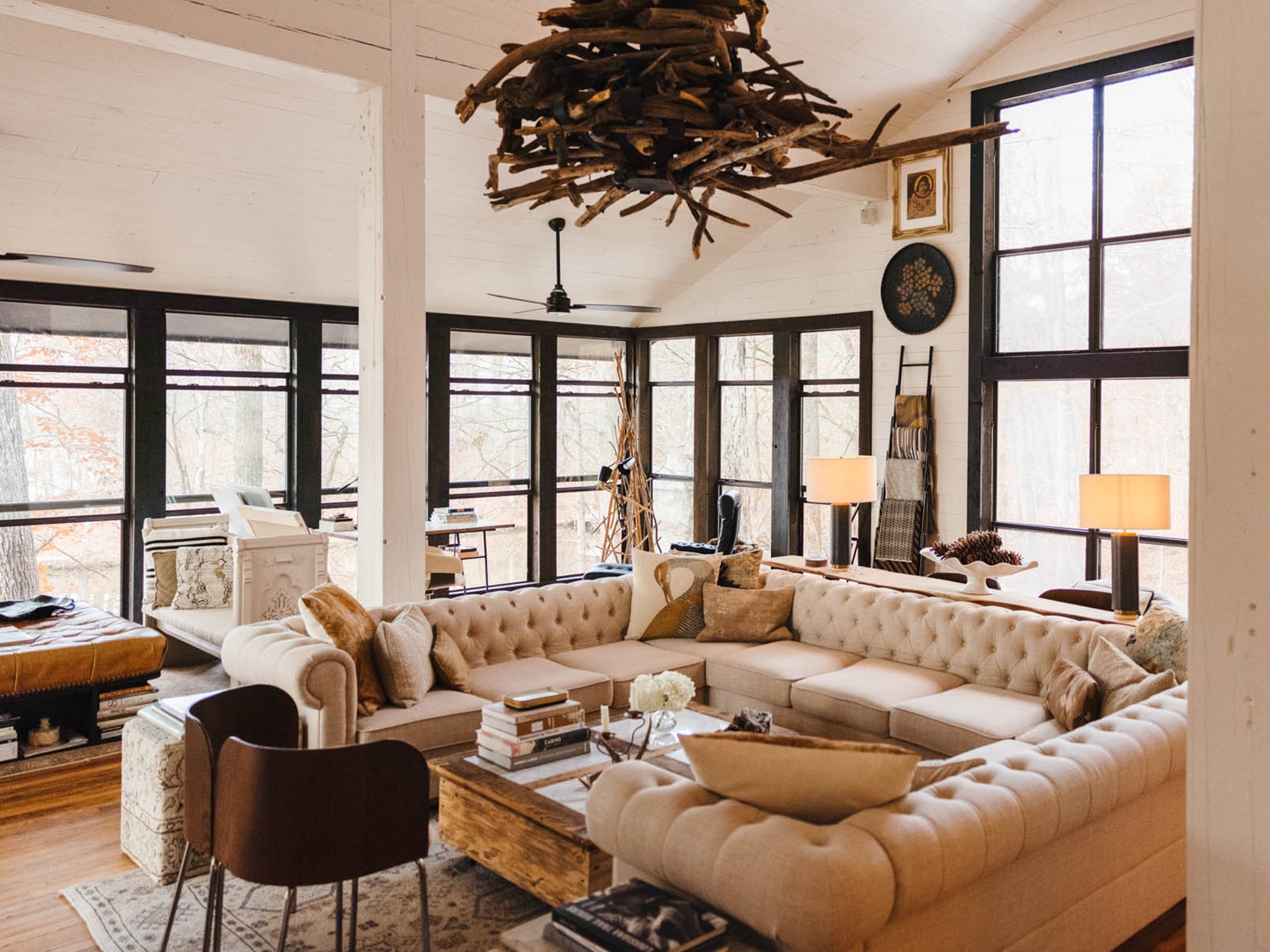 GO INSIDE |  Billy's Stylish Alabama Cabin