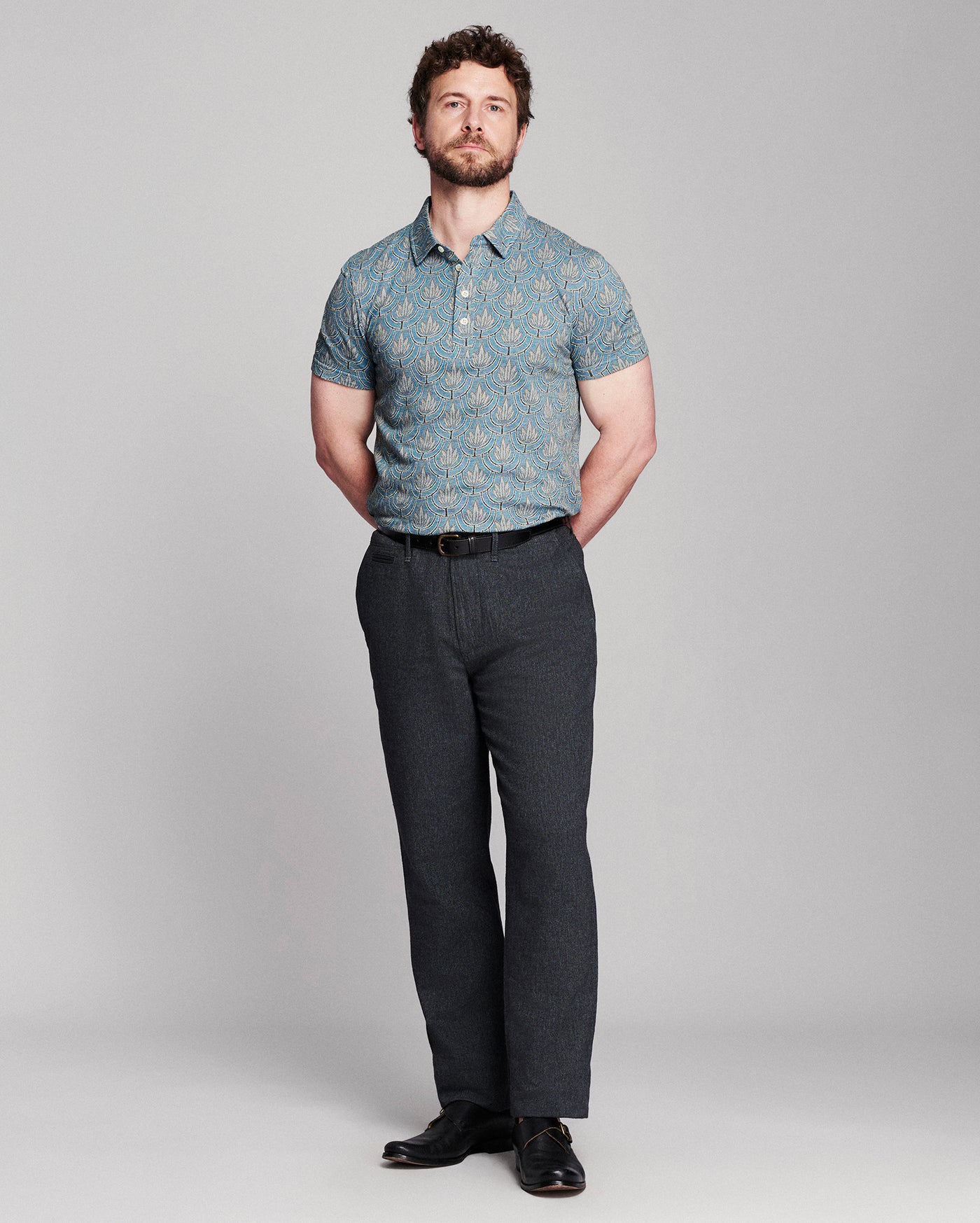 Model is 6'2" wearing size 32.