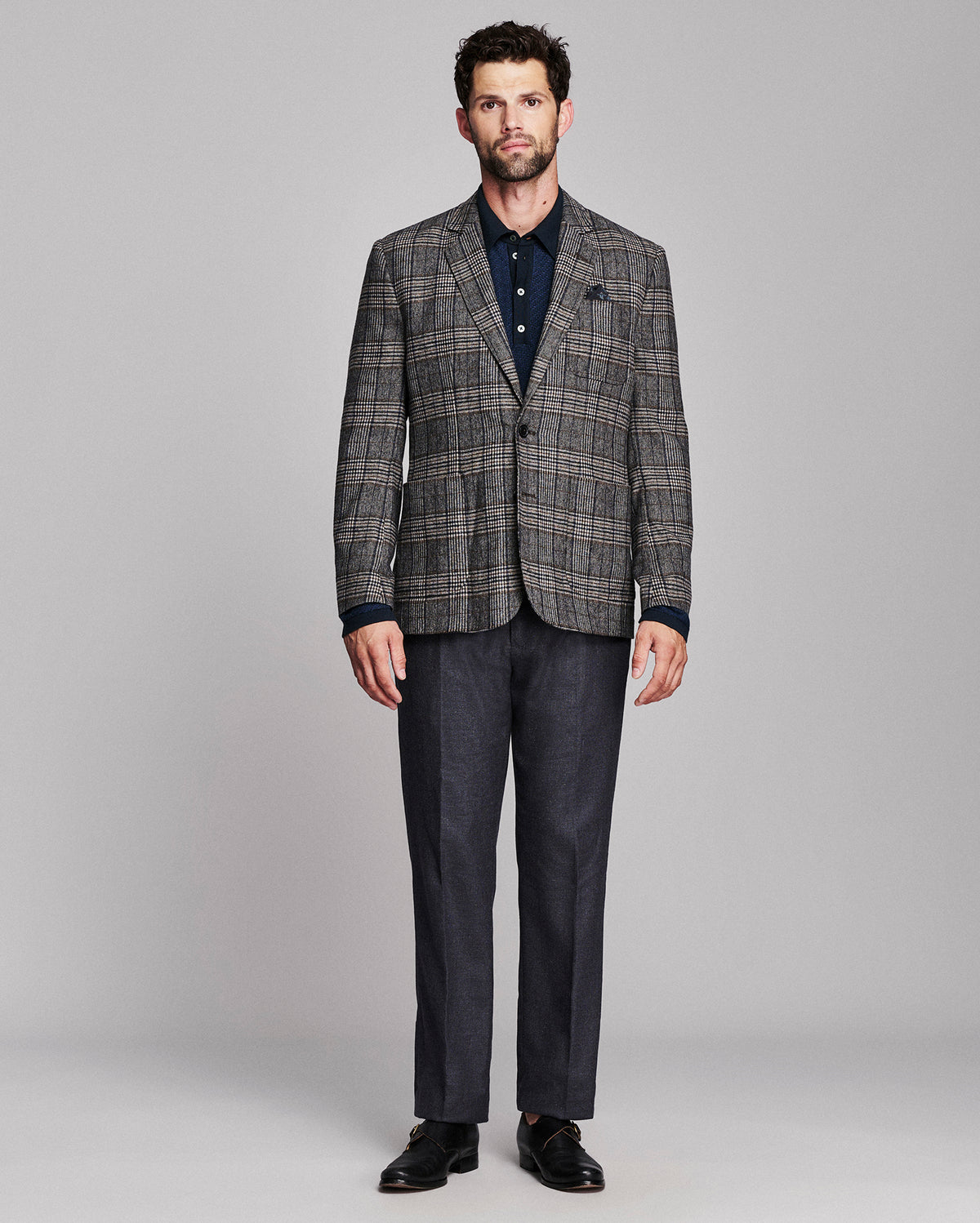 Model is 6'2" wearing size 38R.