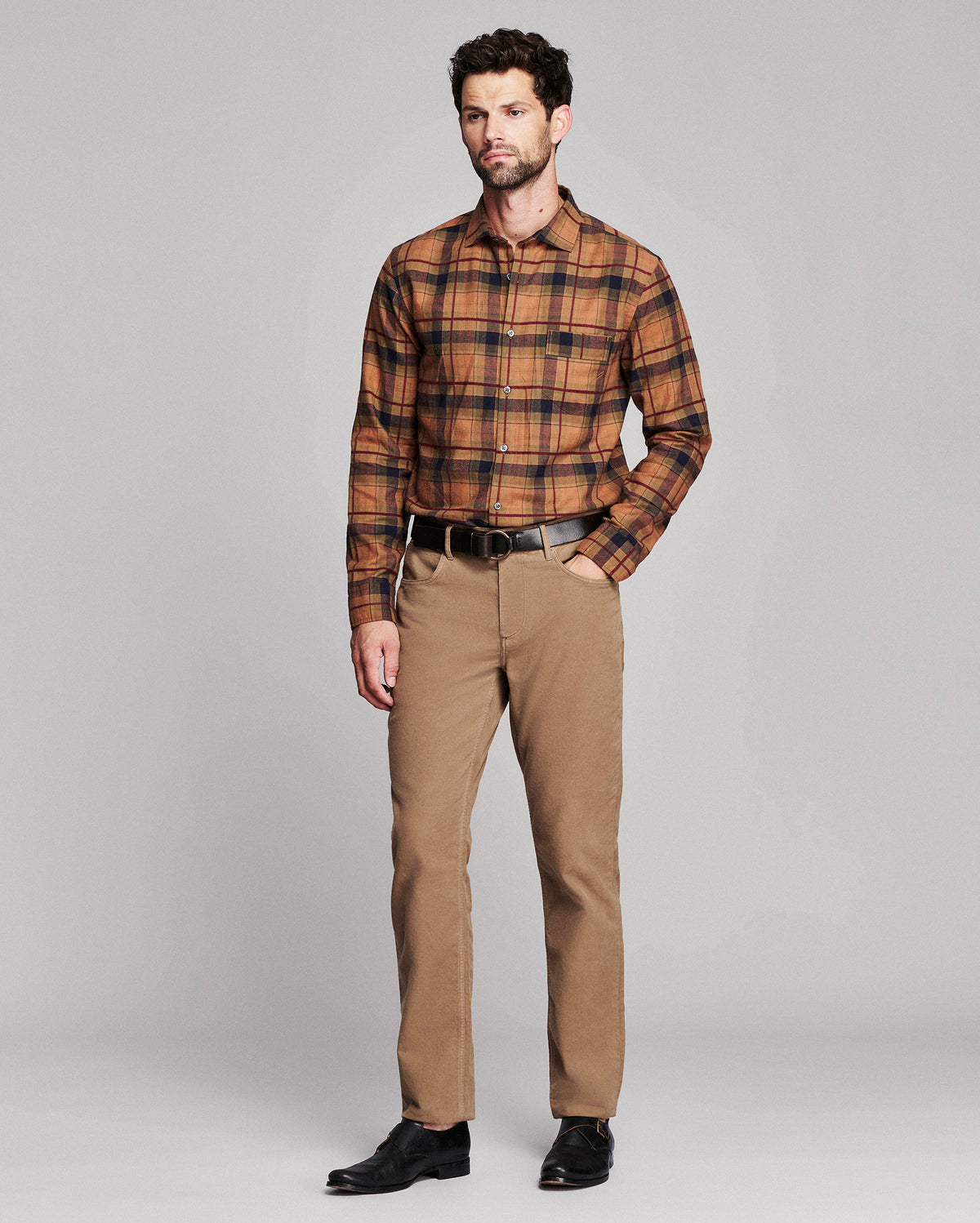 Model is 6'2" wearing size medium.