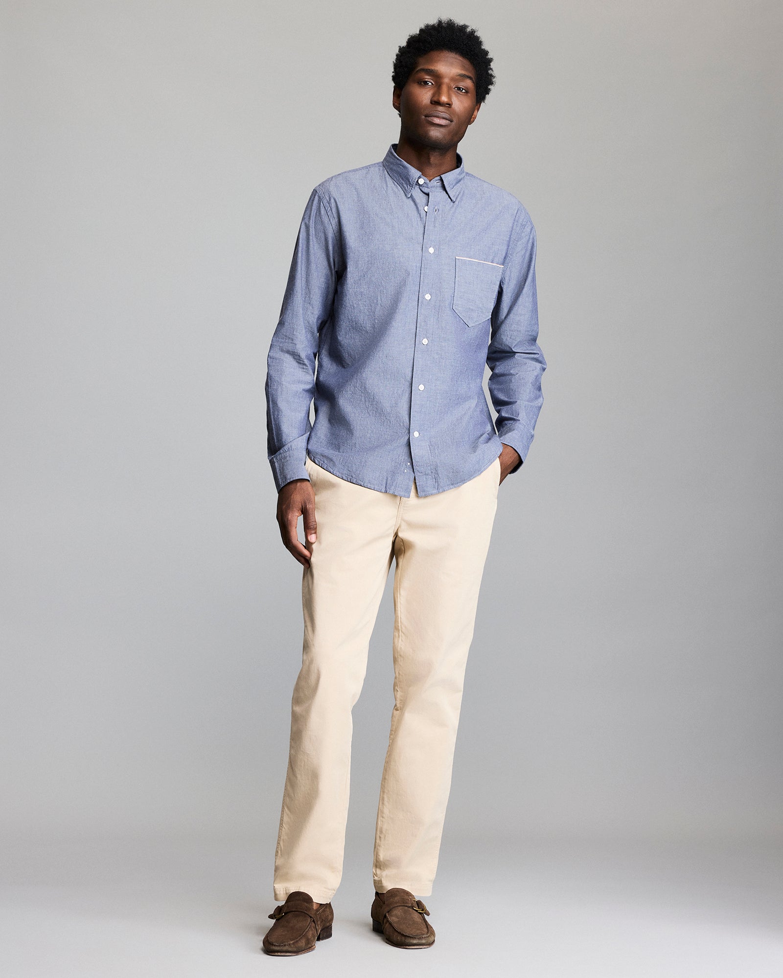 Model wears the MSL 1 Pocket
