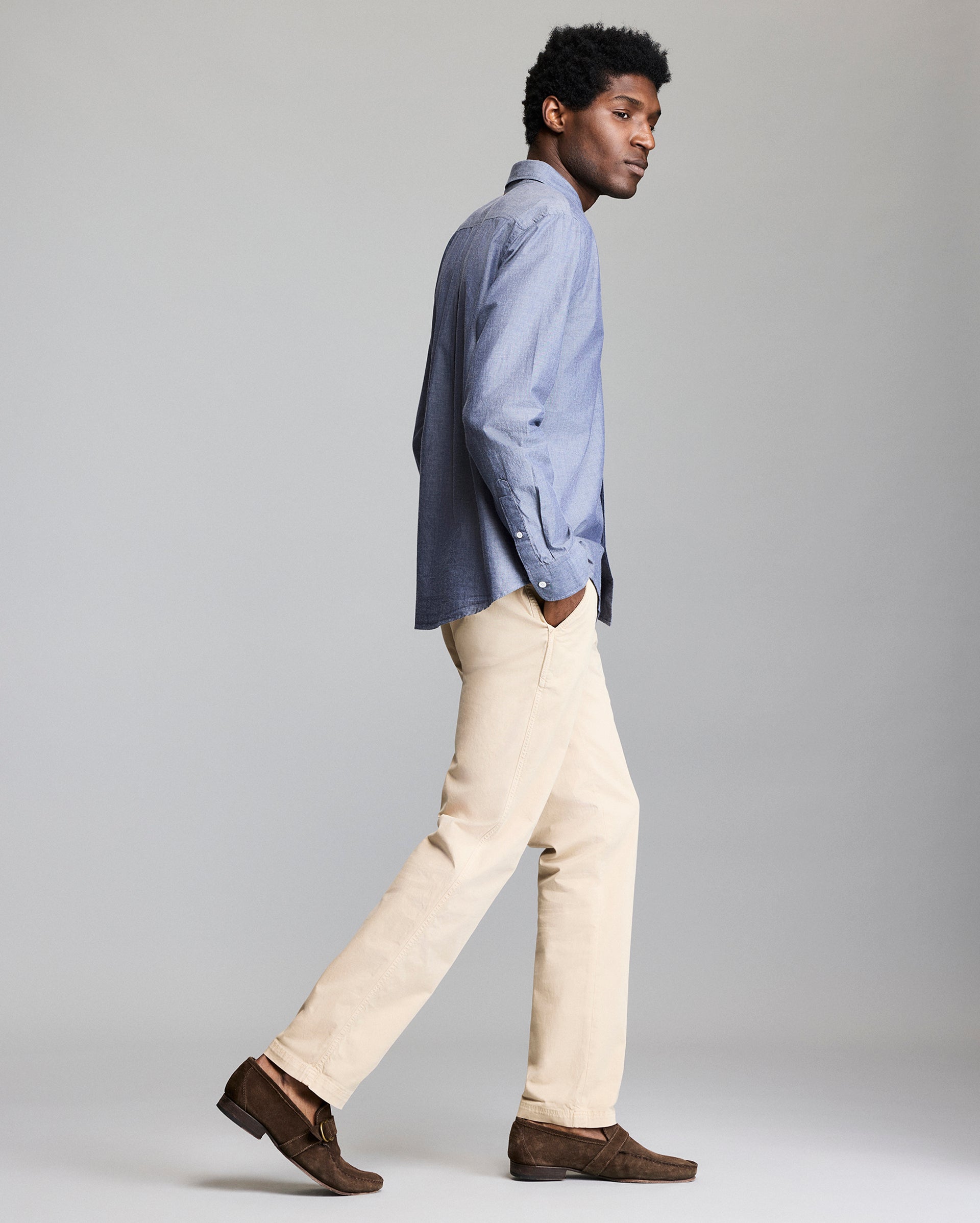 Model wears the MSL 1-Pocket Shirt 