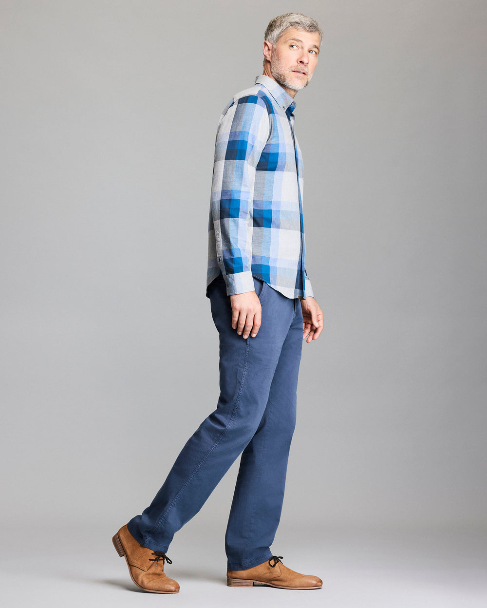 Model shows the side of theshirt.
