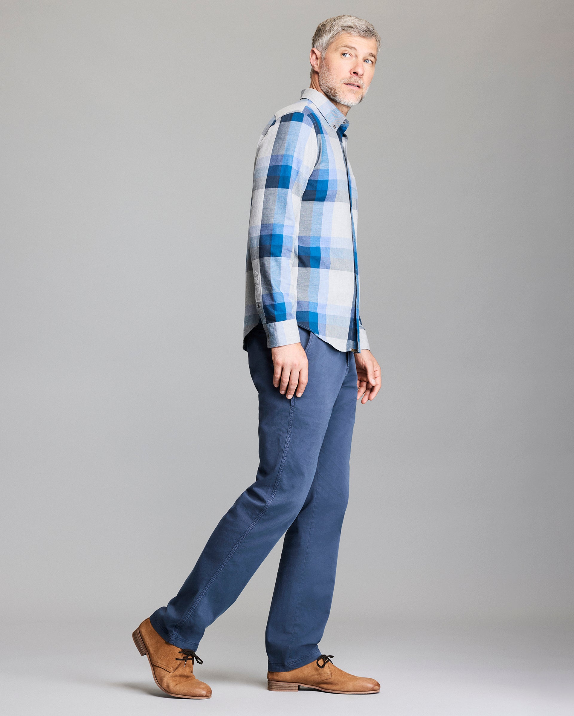 Model shows the side of theshirt.