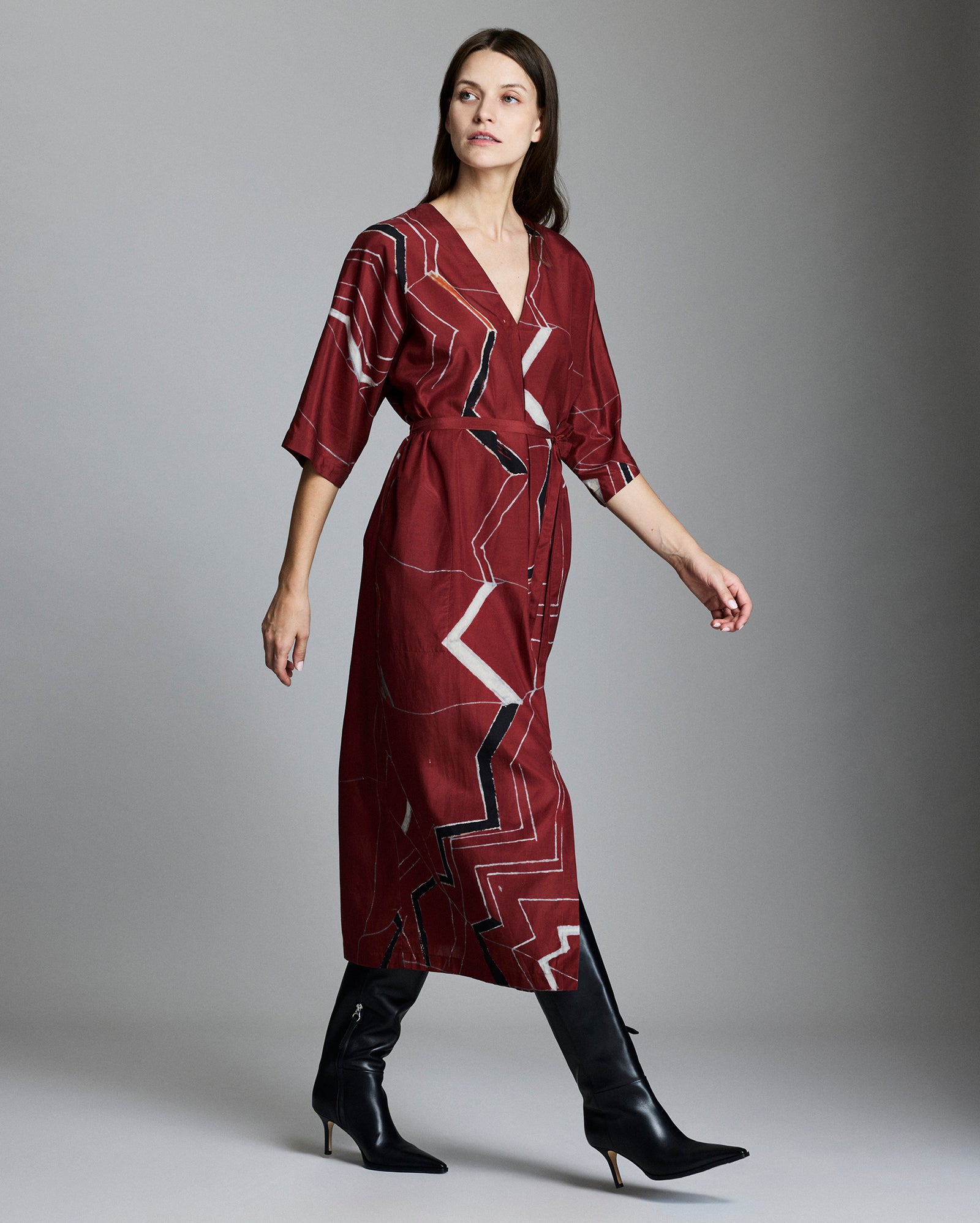 Mountain Silk V Pleat Maxi Dress in Maroon