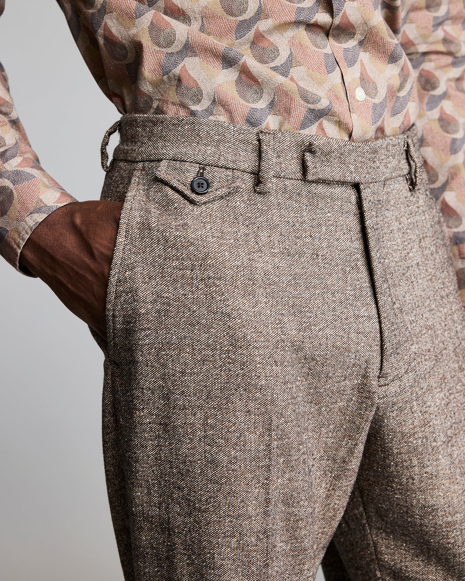 WOOL SILK FLAT FRONT TROUSER	BROWN/MULTI