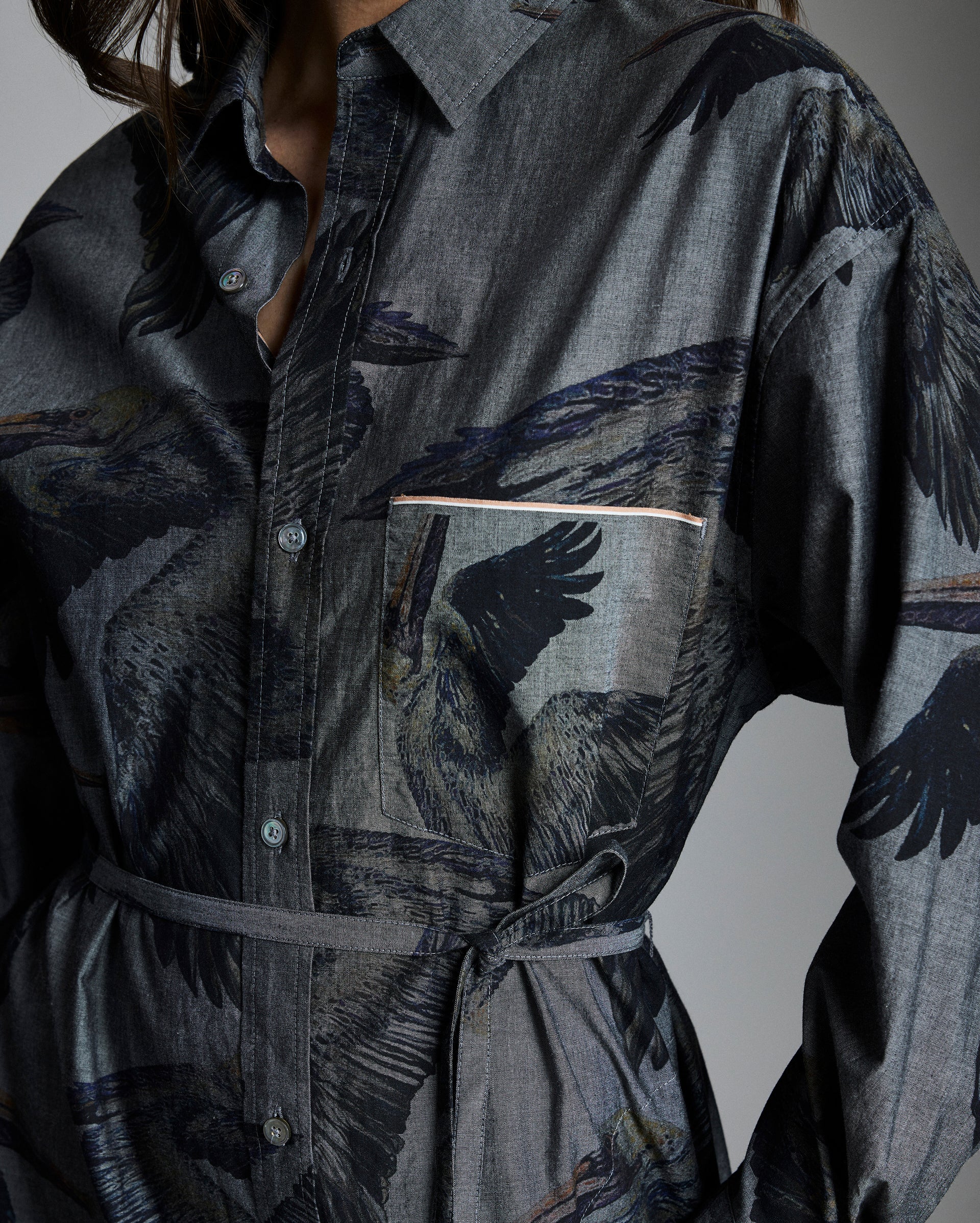 Selvage detailing on pocket