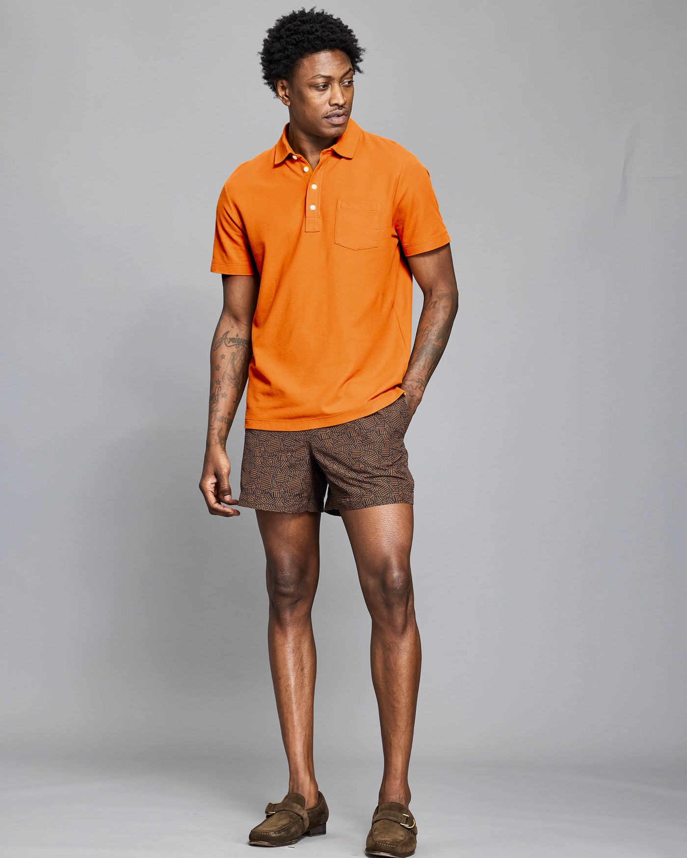Model is 6'2" wearing size medium.