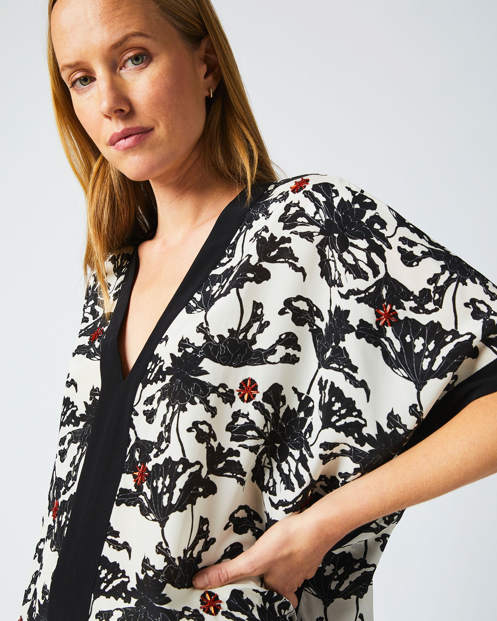 Banded Kaftan Blouse in Black/White