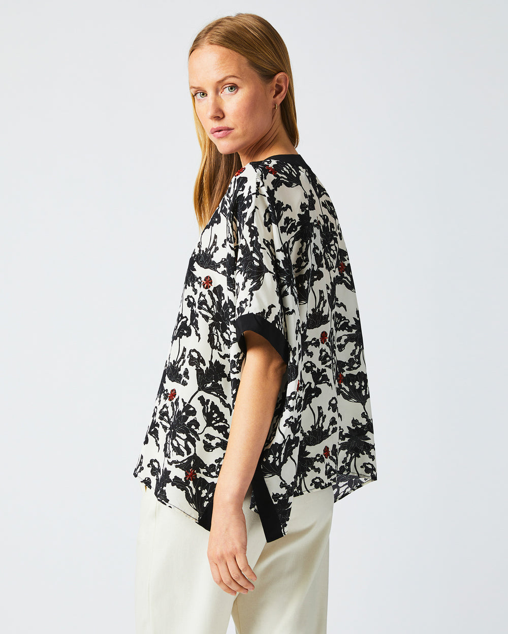 Banded Kaftan Blouse in Black/White