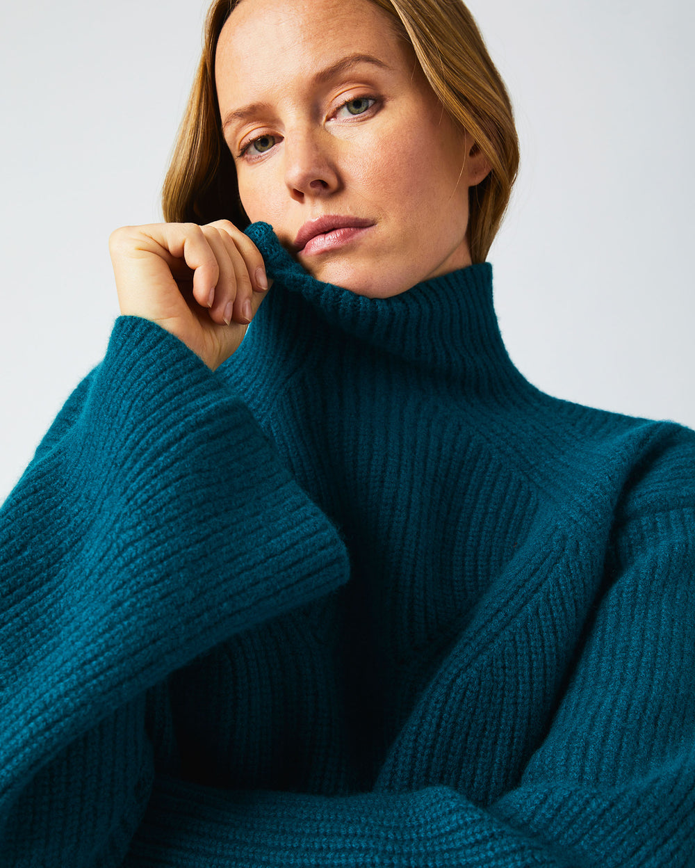Transfer Rib Funnel Sweater in Dark Teal