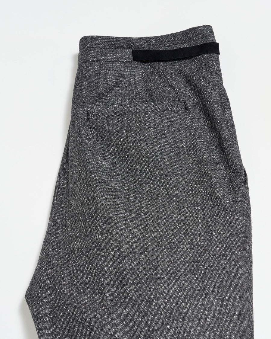  Tapered Pleat Pant in Charcoal
