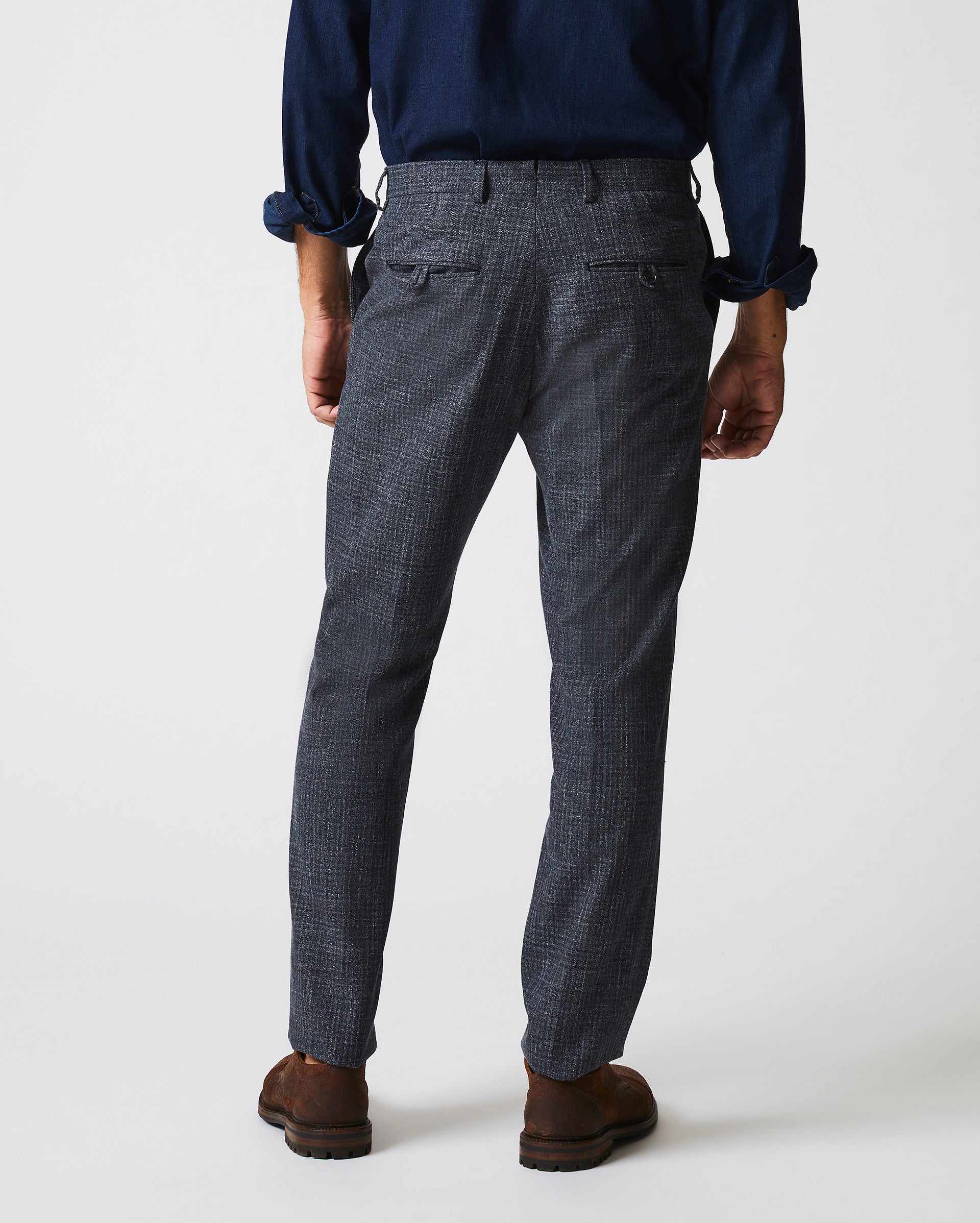 FLAT FRONT TROUSER IN CHARCOAL Billy Reid