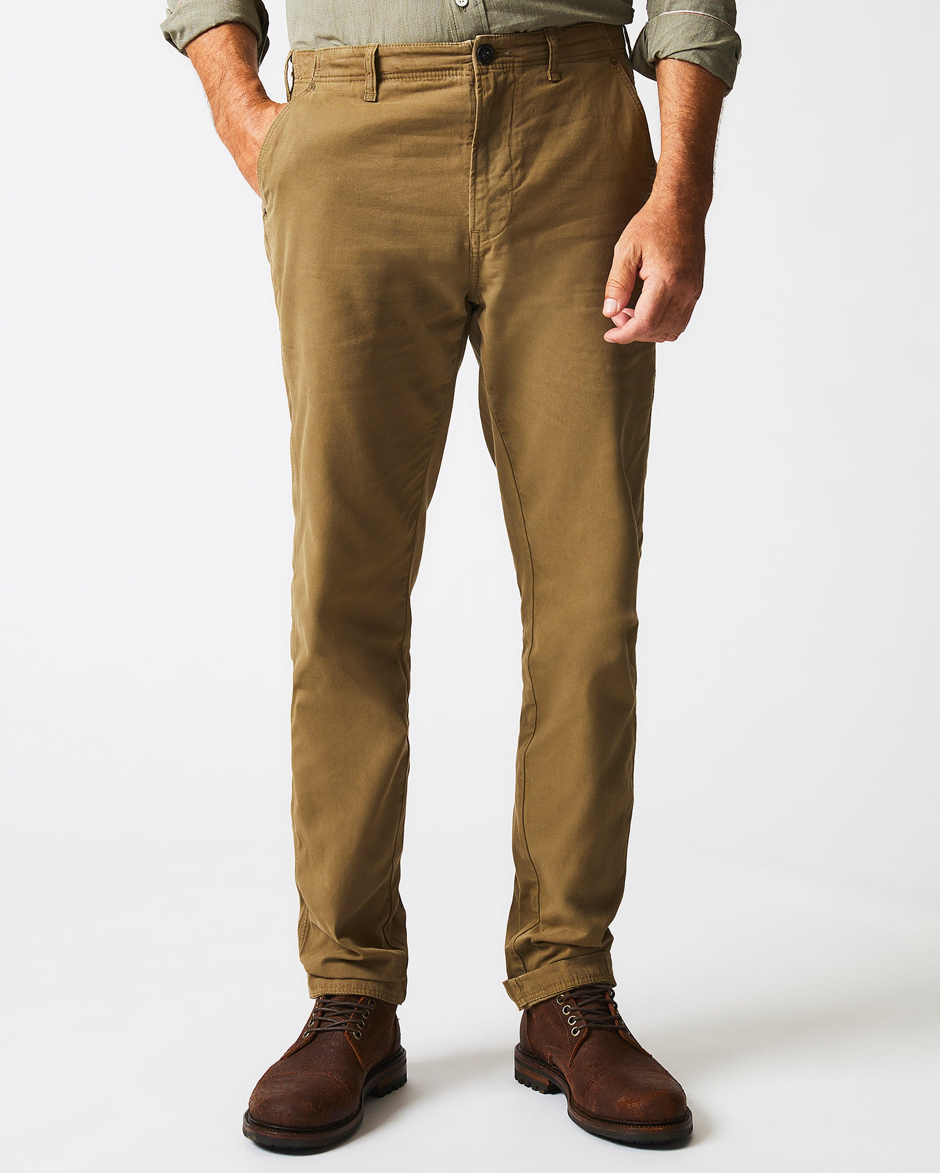 Men's Extreme Motion Slim Fit Khaki Pant