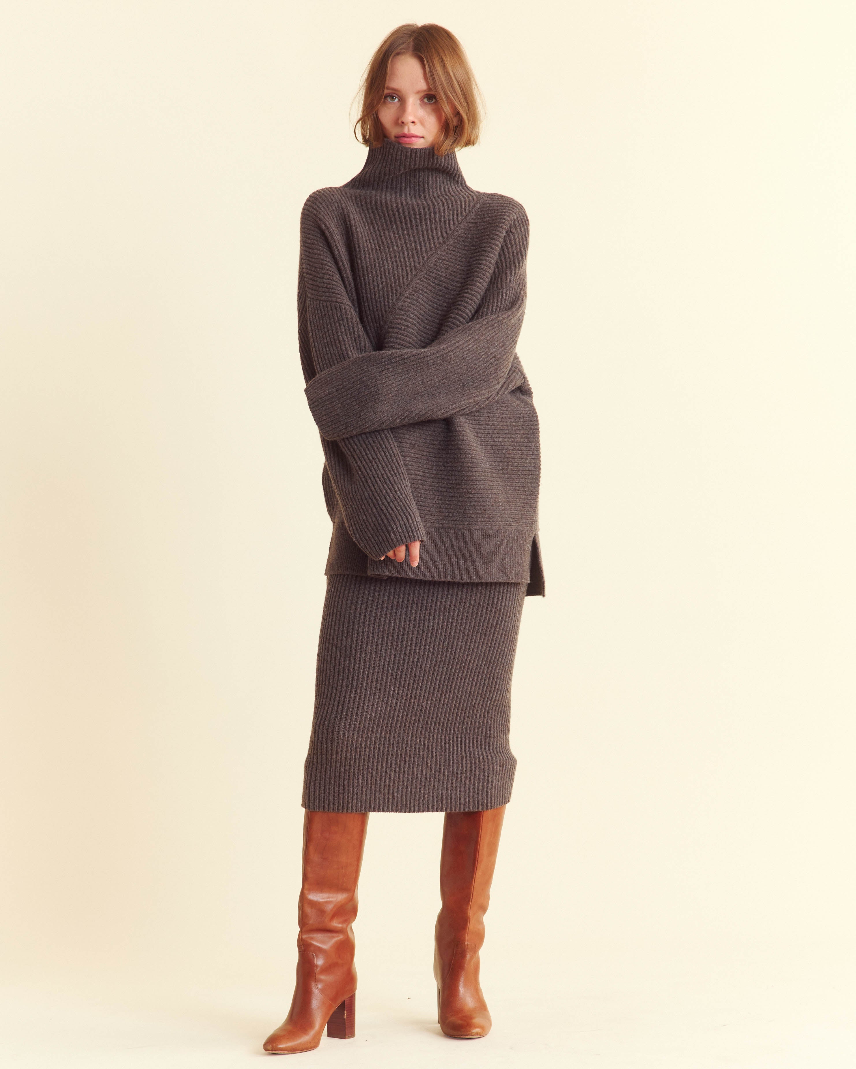 Straight Rib Sweater Skirt in Heathered Mink