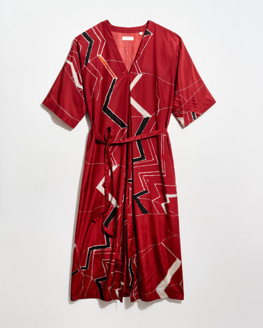 Mountain Silk V Pleat Maxi Dress in Maroon