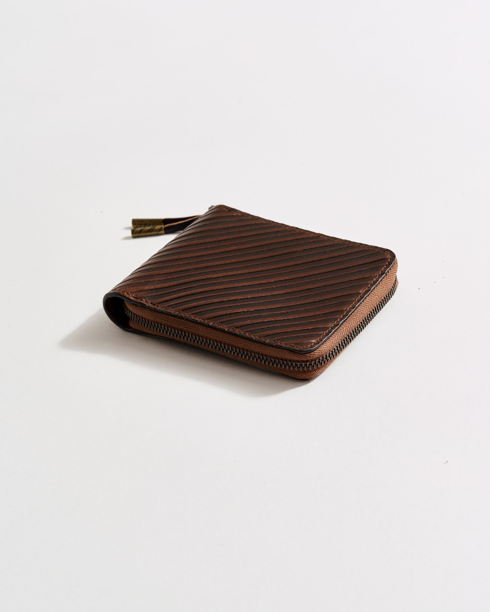 『Hollywood Wallet BROWN』 Luxe Leather Zip Wallet with Heirloom Stripe | Billy Reid