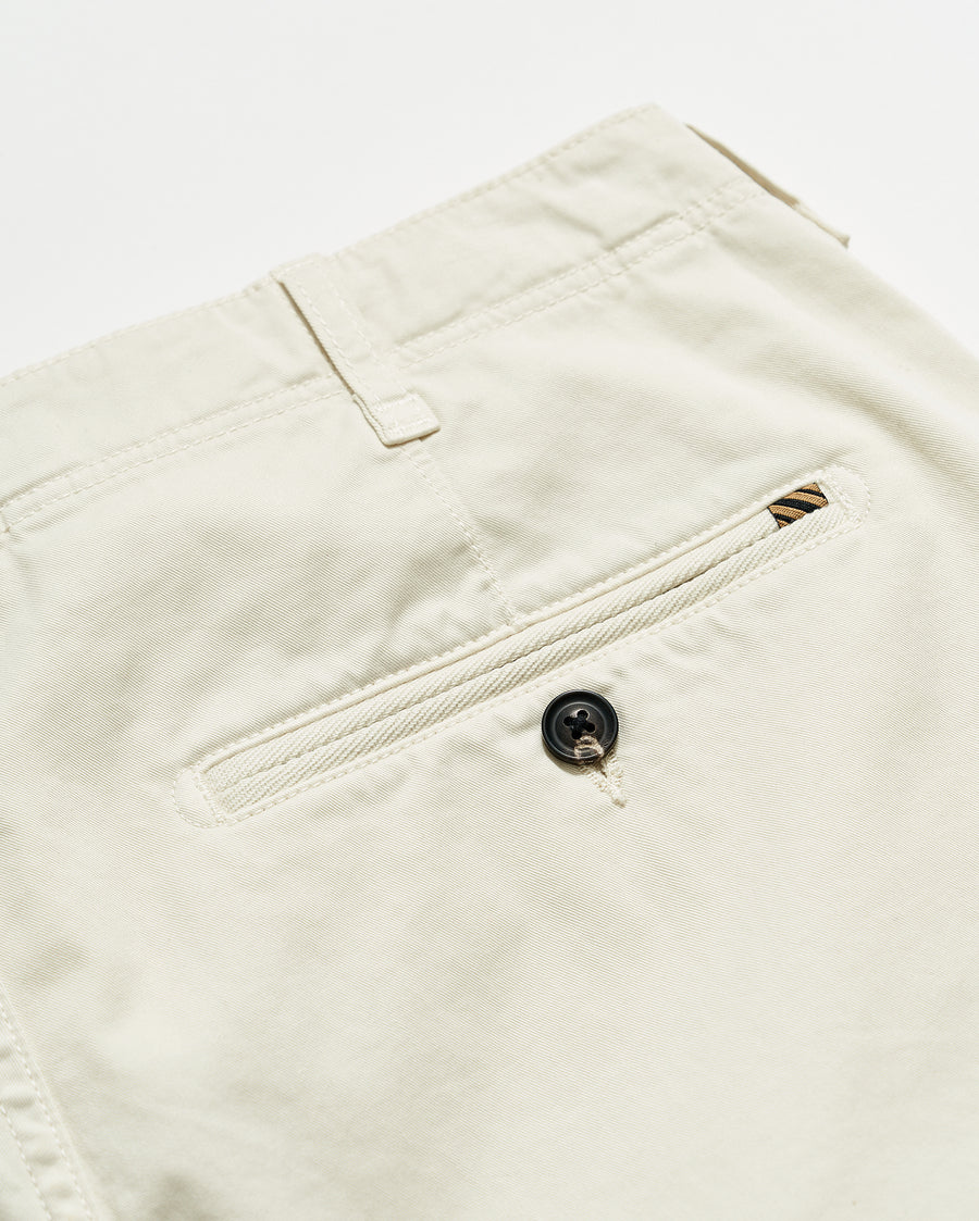 Chino Short in Eggshell