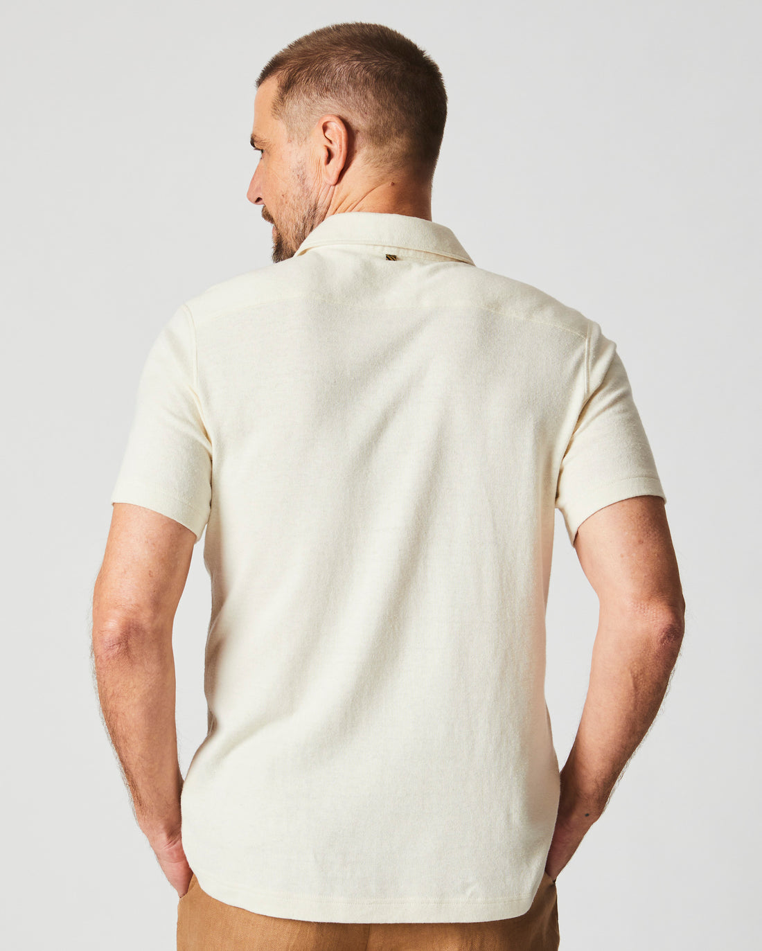Short Sleeve Hemp Cotton Knit Shirt in Tinted White