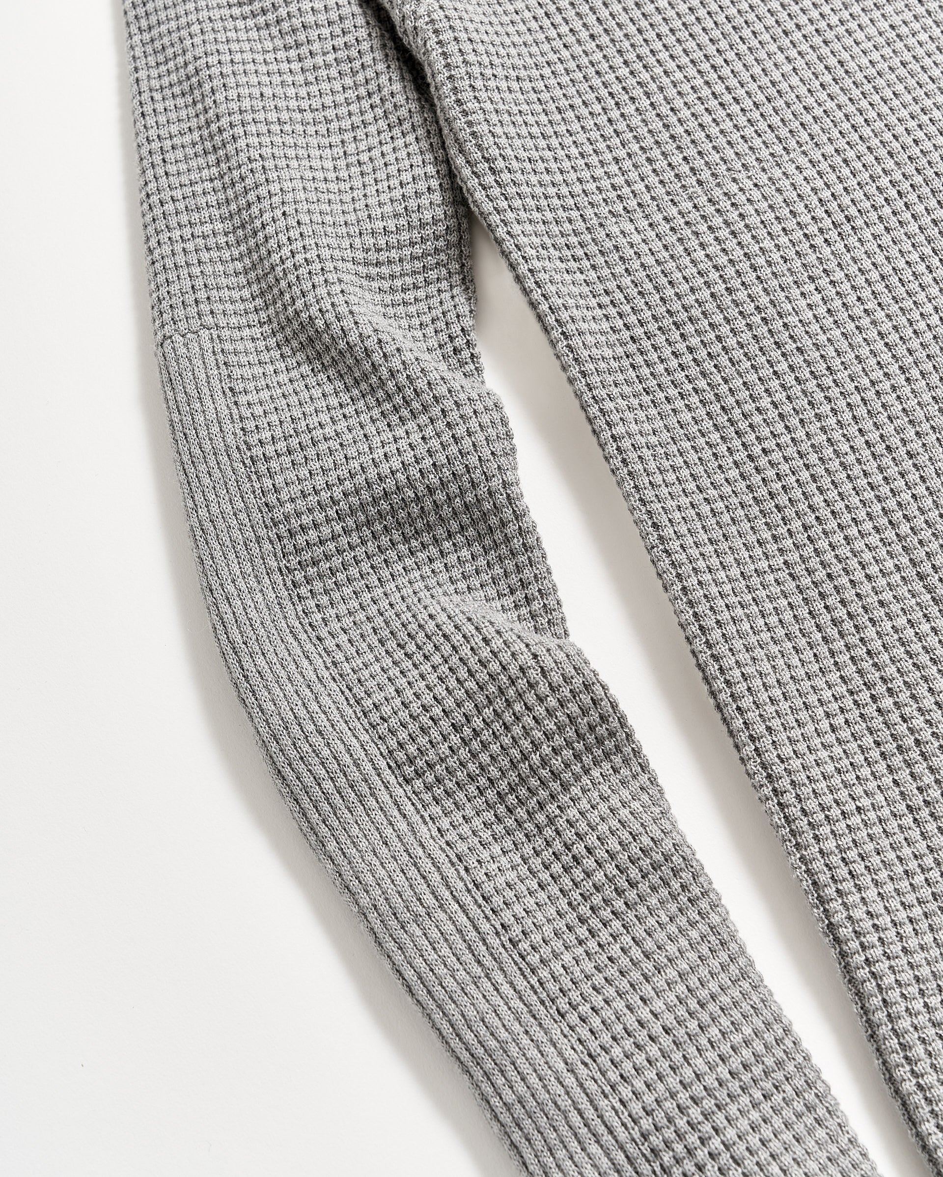 Billy Reid ミニワッフル クルーネック ロンT 送関込 Billy Reid Mini Waffle Crew | Soft Cotton-Cashmere Knit